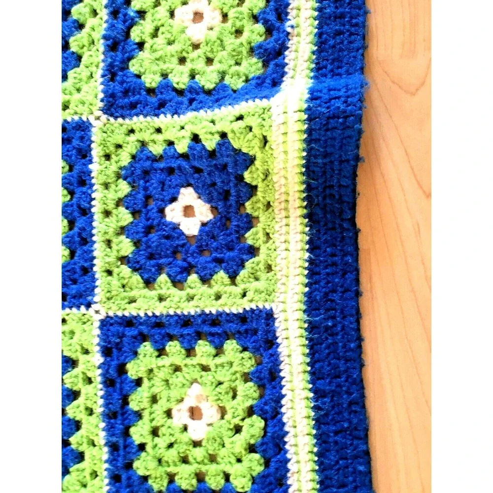 Vtg Afghan Crocheted Blanket Throw Granny Square Green Blue 44